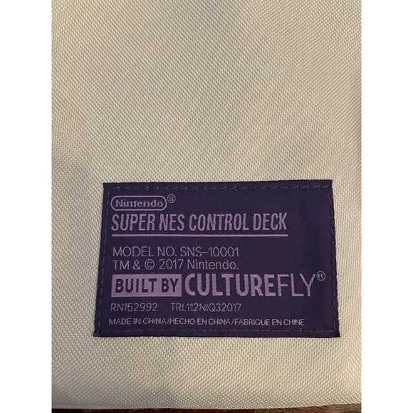 New SUPER NINTENDO Mini Backpack SNES Console, CultureFly 2017 Light Gray Purple - Picture 5 of 5